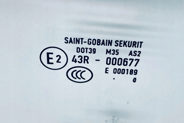 PORSCHE 95854251101 Стекло двери передней левой в наличии Львов
