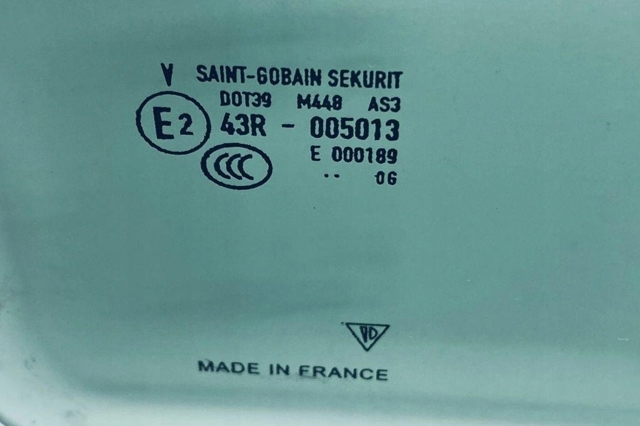 Окно задней двери 95854261206 PORSCHE