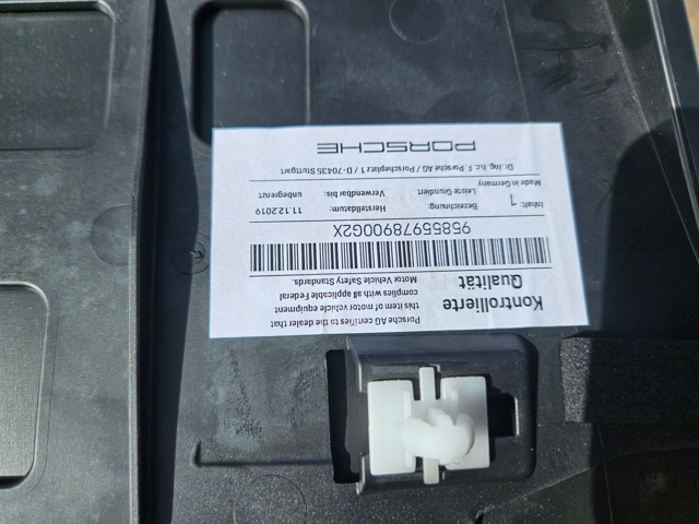 Накладка задней левой двери, нижняя 95855978900G2X PORSCHE