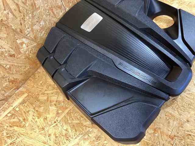 PORSCHE 95B103925Q в наличии Черновцы