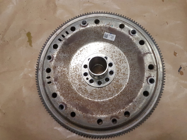 Маховик двигателя 95B105323 PORSCHE