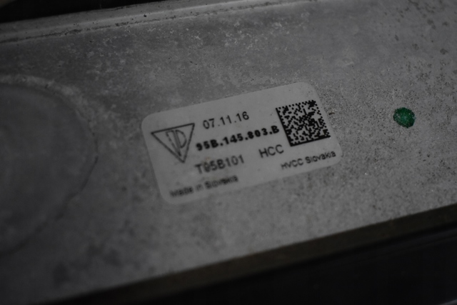 PORSCHE 95B117335 в наличии Ирпень