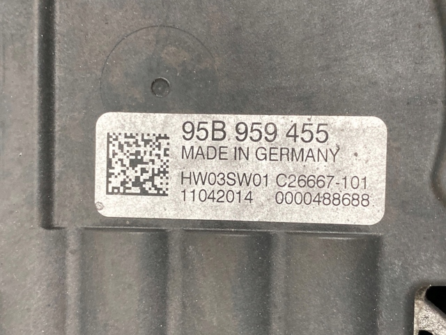 95B121003 PORSCHE Диффузор вентилятора в сборе с мотором и крыльчаткой купить в Ровно