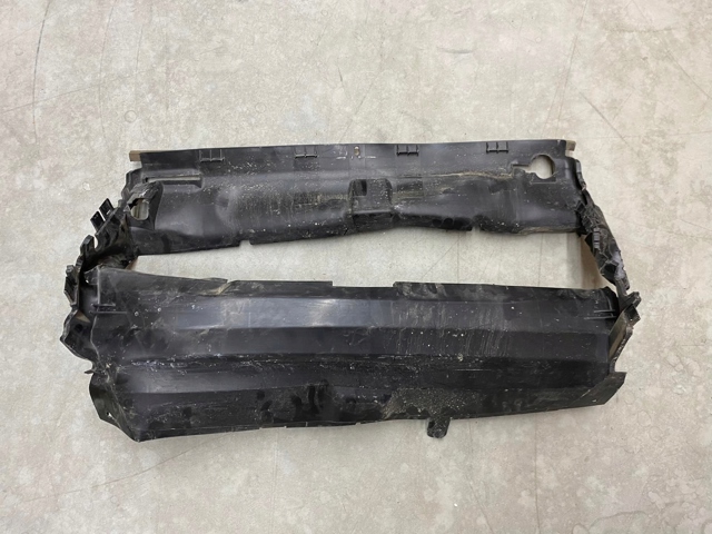 95B121707G PORSCHE Дефлектор радиатора купить в Ужгород