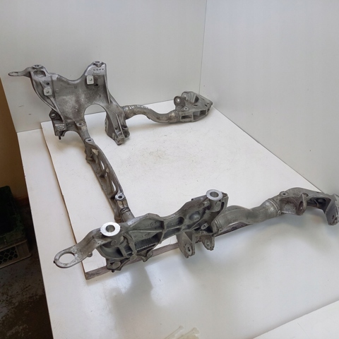 Поперечина передней подвески 95B399315B PORSCHE