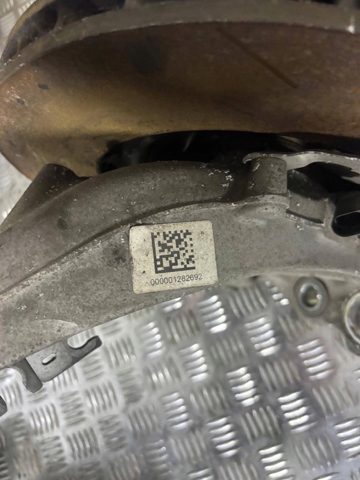 PORSCHE 95B407253F Цапфа передняя левая в наличии Житомир