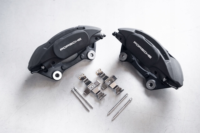 PORSCHE 95B615124F Суппорт тормозной передний правый в наличии Днепр
