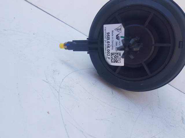 95B616002F PORSCHE Пневмоподушка (пневморессора) моста заднего купить в Черновцы