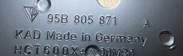95B805457AYGRV PORSCHE Кронштейн крыла заднего купить в Запорожье
