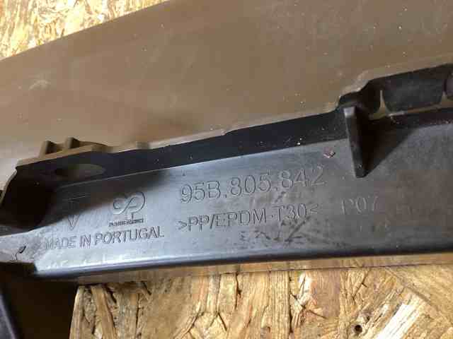 PORSCHE 95B805842 в наличии Ирпень