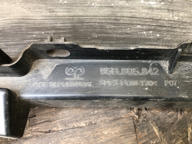 PORSCHE 95B8058421E0 Усилитель переднего бампера в наличии Полтава