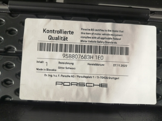 95B807683H1E0 Решетка радиатора купить Винница