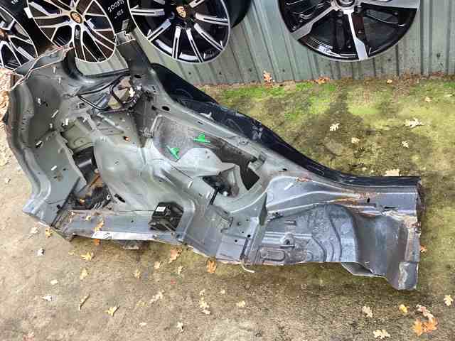 Боковая часть задняя левая 95B809029YGRV PORSCHE