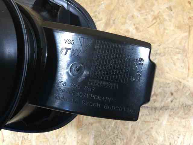 95B809857 PORSCHE Корпус заливной горловины топливного бака купить в Чернигов