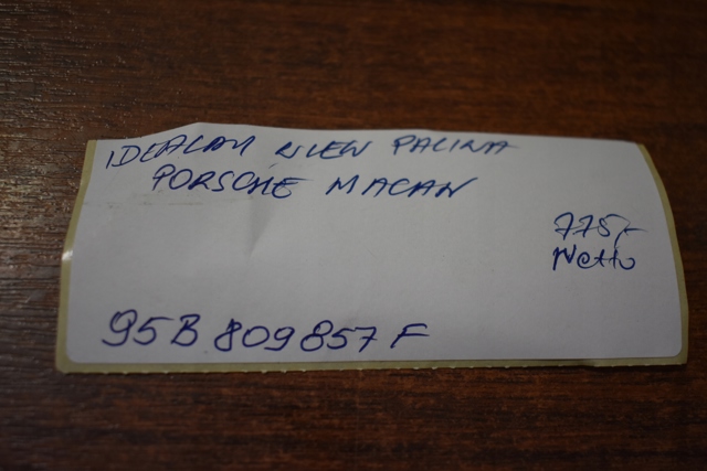PORSCHE 95B809857F Корпус заливной горловины топливного бака в наличии Полтава