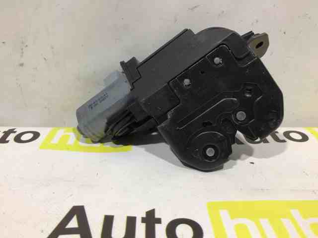 Замок и ручка двери задка 95B827505 PORSCHE