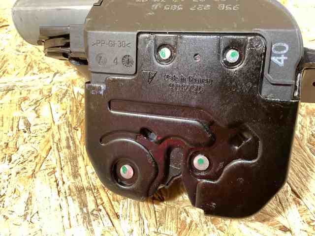 PORSCHE 95B827505B Замок багажника в наличии Житомир
