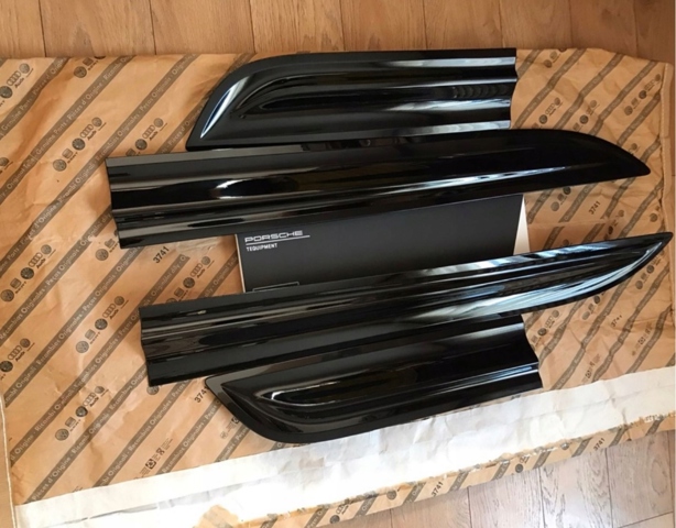 PORSCHE 95B837890 в наличии Каменское