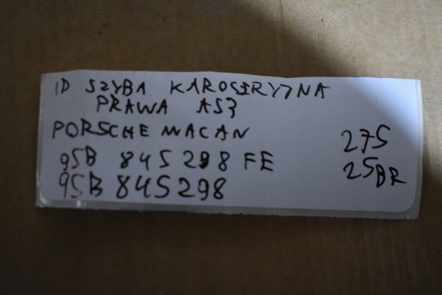 PORSCHE 95B845298FE Стекло кузова (багажного отсека) правое в наличии Кривой Рог