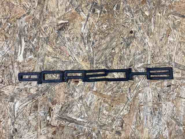 95B853687 PORSCHE Эмблема крышки багажника купить в Чернигов