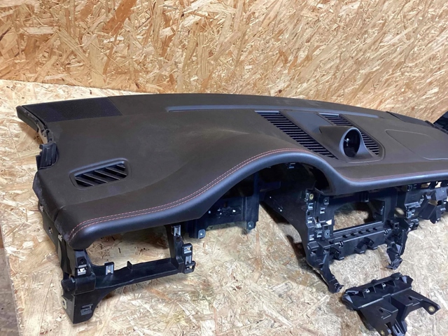 PORSCHE 95B857003AQDK4 Панель салона передняя "торпедо" в наличии Черкассы