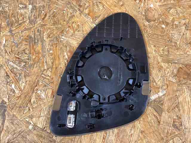 95B857522 PORSCHE Стекло правого зеркала заднего вида купить в Каменское