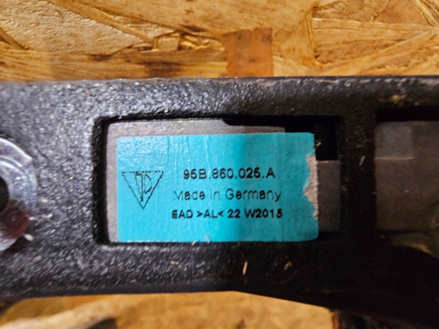 PORSCHE 95B860025A в наличии Ужгород