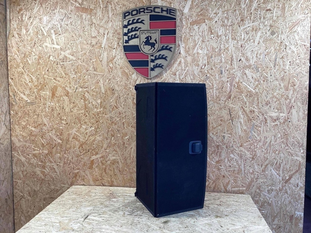 PORSCHE 95B861531ZG1 Облицовка багажного отсека нижняя в наличии Киев