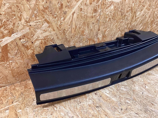 PORSCHE 95B864483J1E0 Облицовка задней панели багажника в наличии Ровно