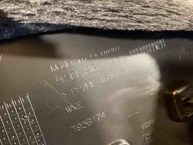 PORSCHE 95B867979 в наличии Ровно