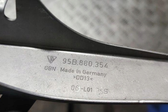 PORSCHE 95B880354 в наличии Украина