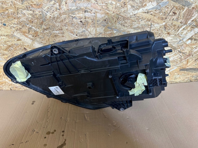 PORSCHE 95B941080AS Правая фара в наличии Павлоград
