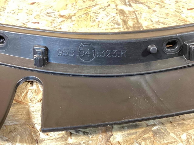 95B941323K PORSCHE Уплотнитель фары левой купить в Киев