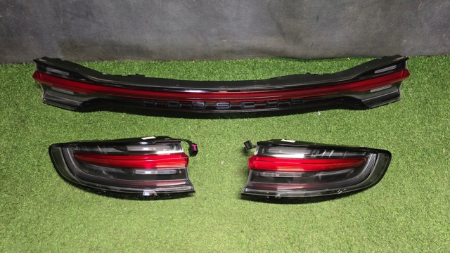 95B945092AJ PORSCHE Фонарь задний правый внешний купить в Ужгород