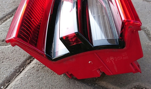 PORSCHE 95B945094F Фонарь задний правый внутренний в наличии Черновцы