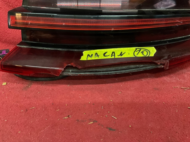 Задний правый внешний фонарь 95B945096B PORSCHE