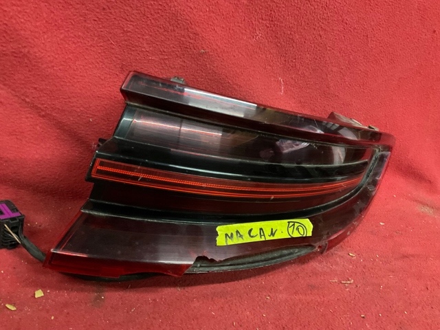 PORSCHE 95B945096B Фонарь задний правый внешний в наличии Украина