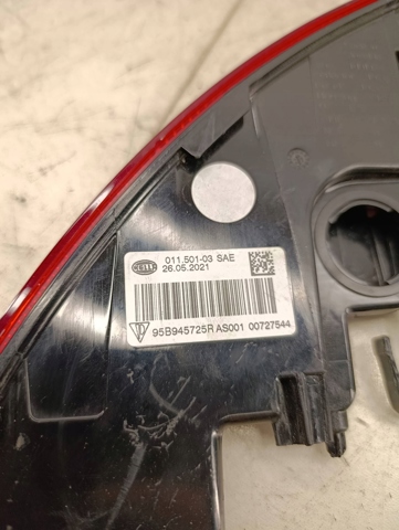 95B945725R PORSCHE Катафот (отражатель) заднего бампера левый купить в Украина