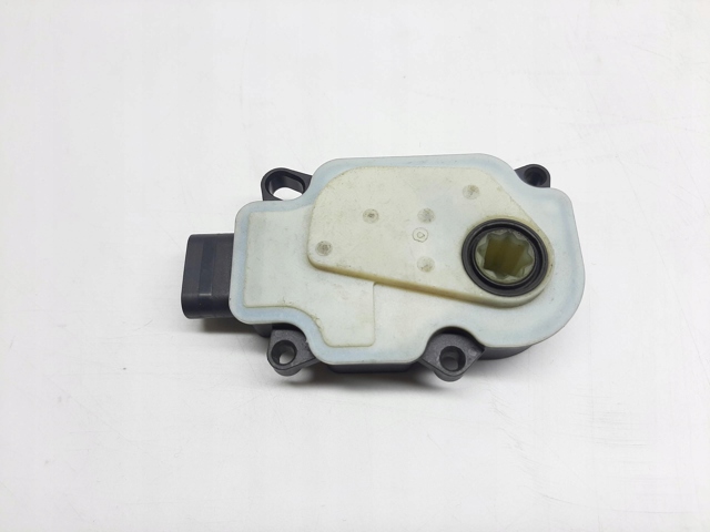 95B965501H PORSCHE Привод (моторчик) жалюзи радиатора купить в Каменское