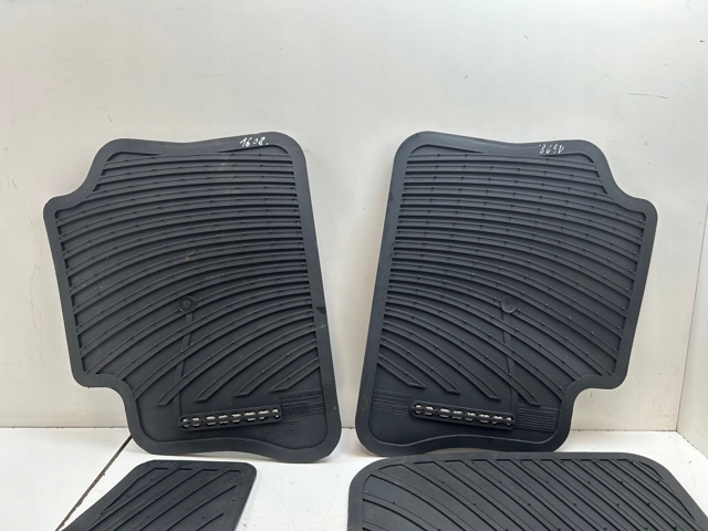 97004480000 PORSCHE Коврики передние + задние, комплект купить в Хмельницкий