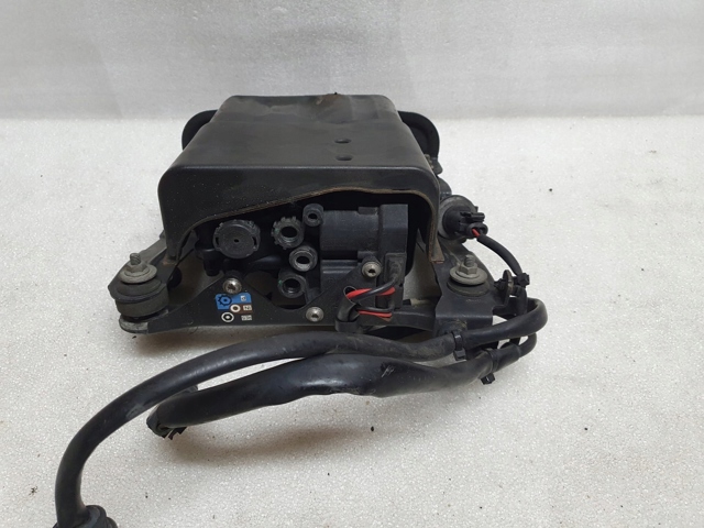 97035815110 PORSCHE Насос пневматической системы кузова купить в Киев