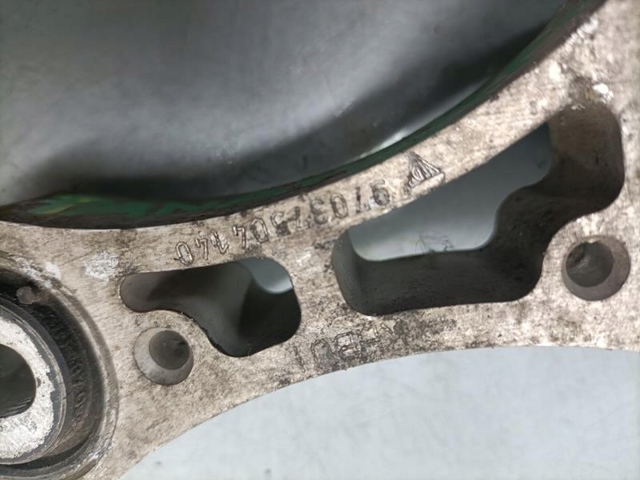 Нижняя подушка двигателя 97037504140 PORSCHE