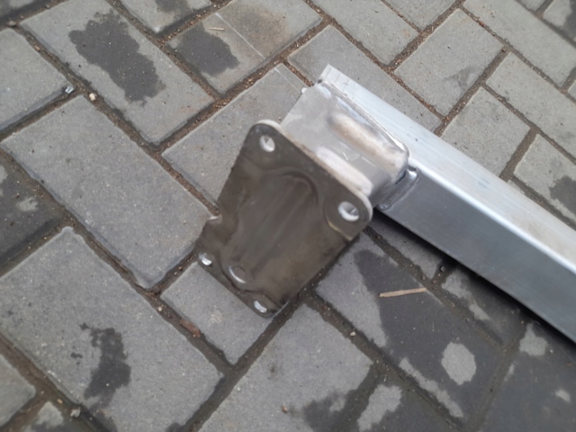 97050524100 PORSCHE Кронштейн бампера заднего левый купить в Черкассы