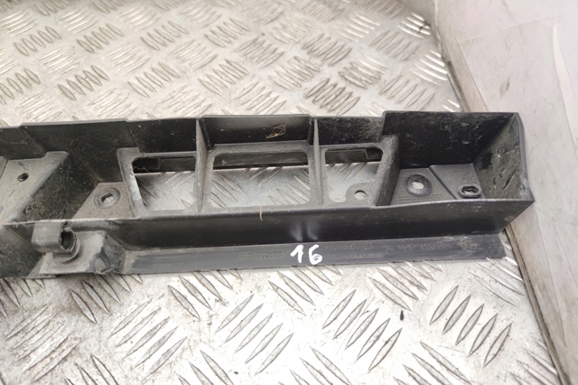 97050564101 PORSCHE Кронштейн бампера заднего левый купить в Тернополь