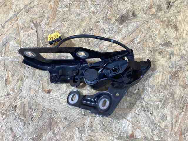 PORSCHE 97051115202 Петля крышки багажника в наличии Чернигов