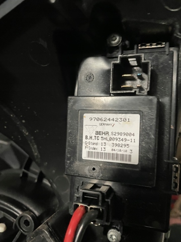 PORSCHE 97057392201 в наличии Павлоград