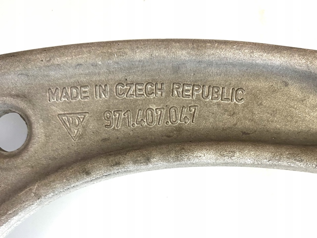 Рычаг передней подвески верхний, левый/правый 971407021C PORSCHE