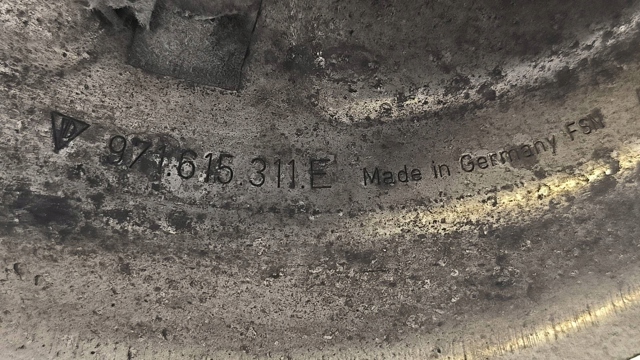 PORSCHE 971407245H Цапфа передняя левая в наличии Одесса
