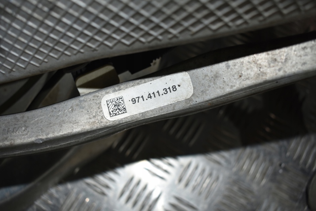 971407271E PORSCHE Правая полуось купить в Днепр