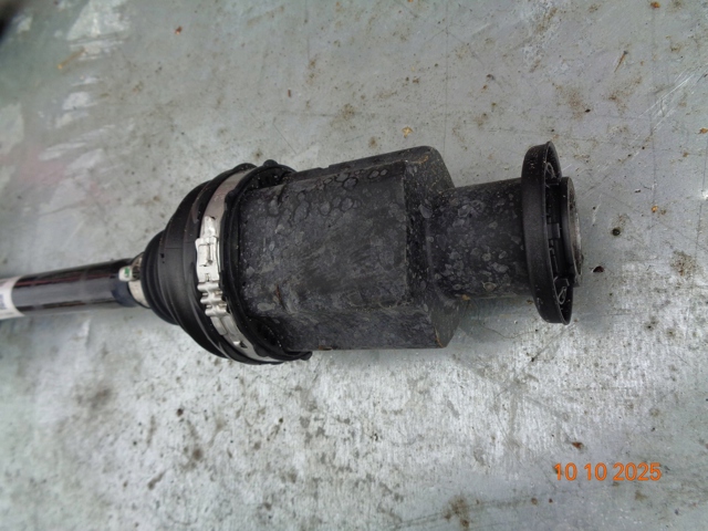 971407271R PORSCHE Полуось (привод) передняя левая купить в Тернополь
